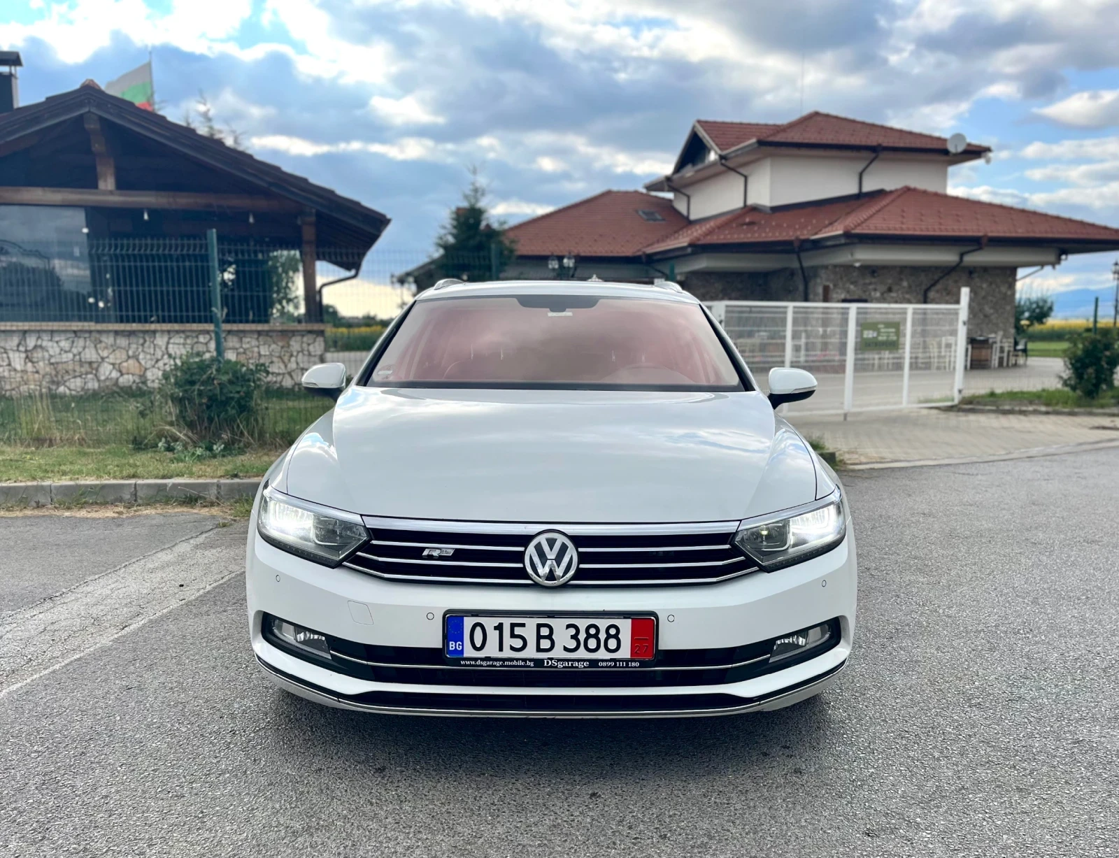 VW Passat 2.0TDI* Highline* LaserLED* Пано+ камера, снимка 2 - Автомобили и джипове - 55399346