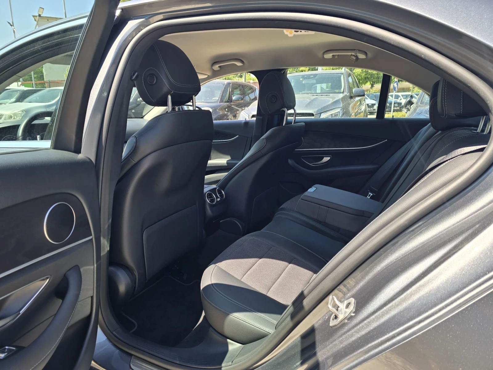 Mercedes-Benz E 400 CDI 340к.с 4MATIC AMG , снимка 11 - Автомобили и джипове - 55614309