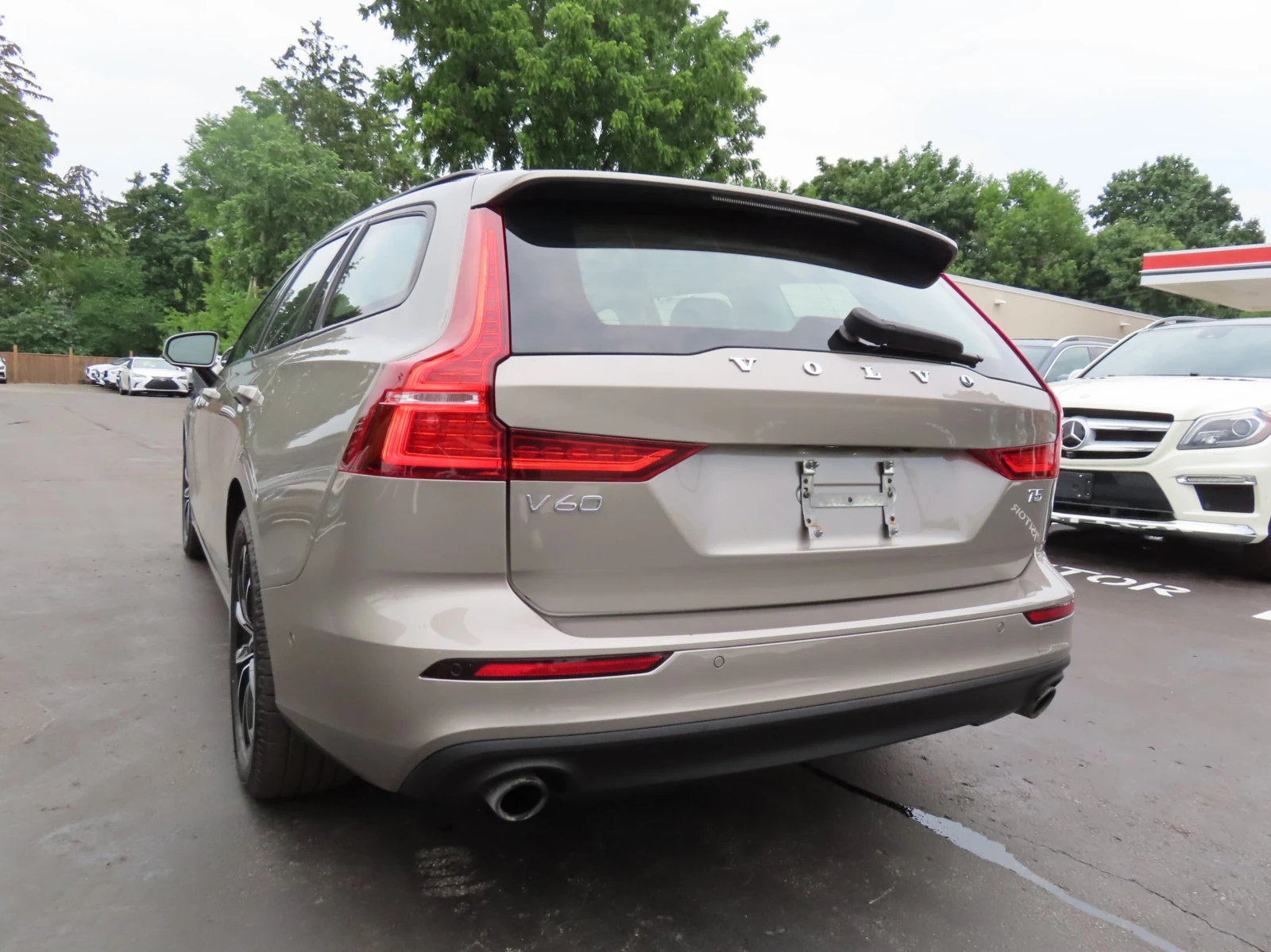 Volvo V60 T5 Momentum, снимка 7 - Автомобили и джипове - 55615629