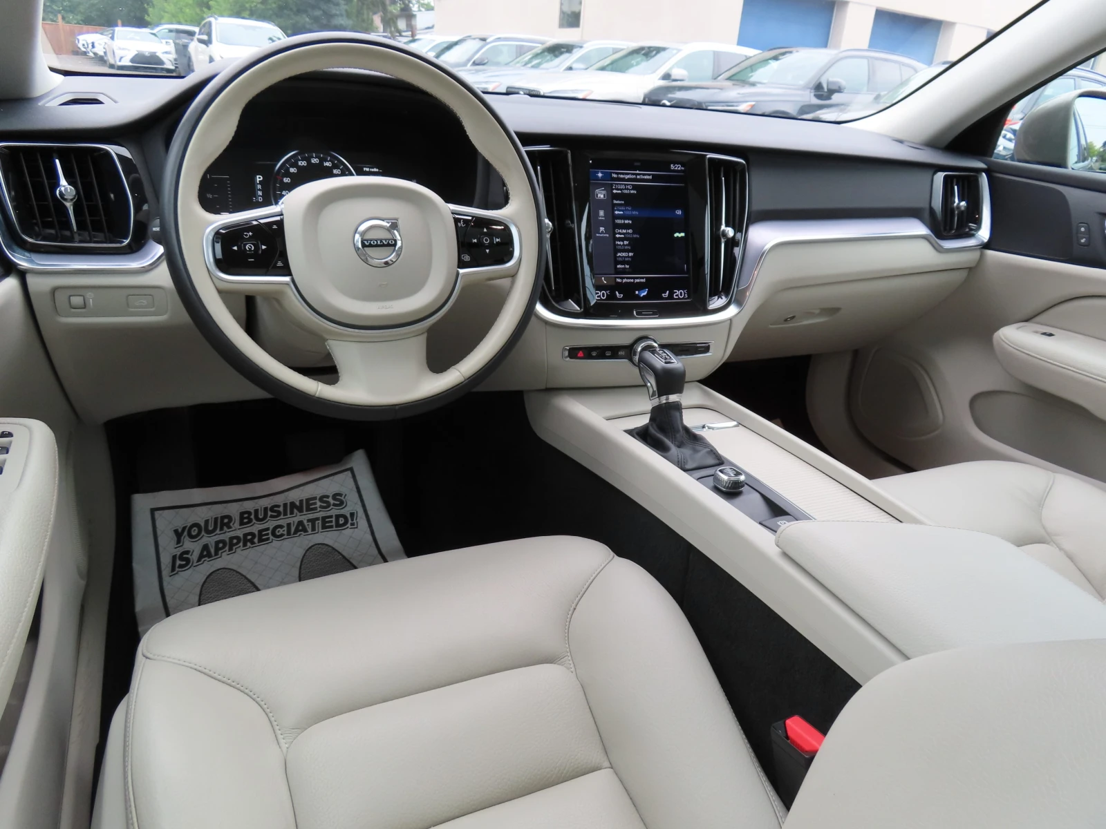 Volvo V60 T5 Momentum, снимка 8 - Автомобили и джипове - 55615629