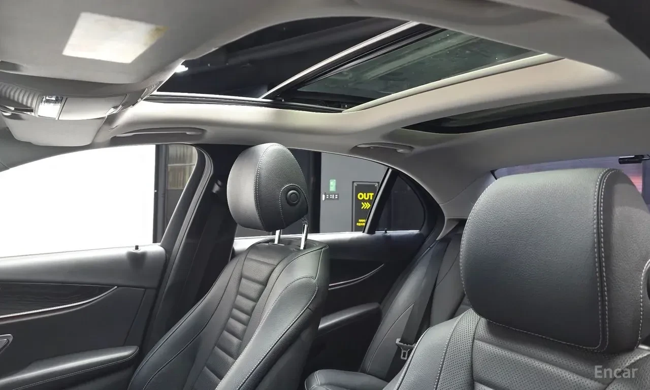 Mercedes-Benz E 300 ПОДГРЕВ* ОБДУХВАНЕ* 360КАМЕРА* МЪРТВА* ТОЧКА, снимка 12 - Автомобили и джипове - 55695343