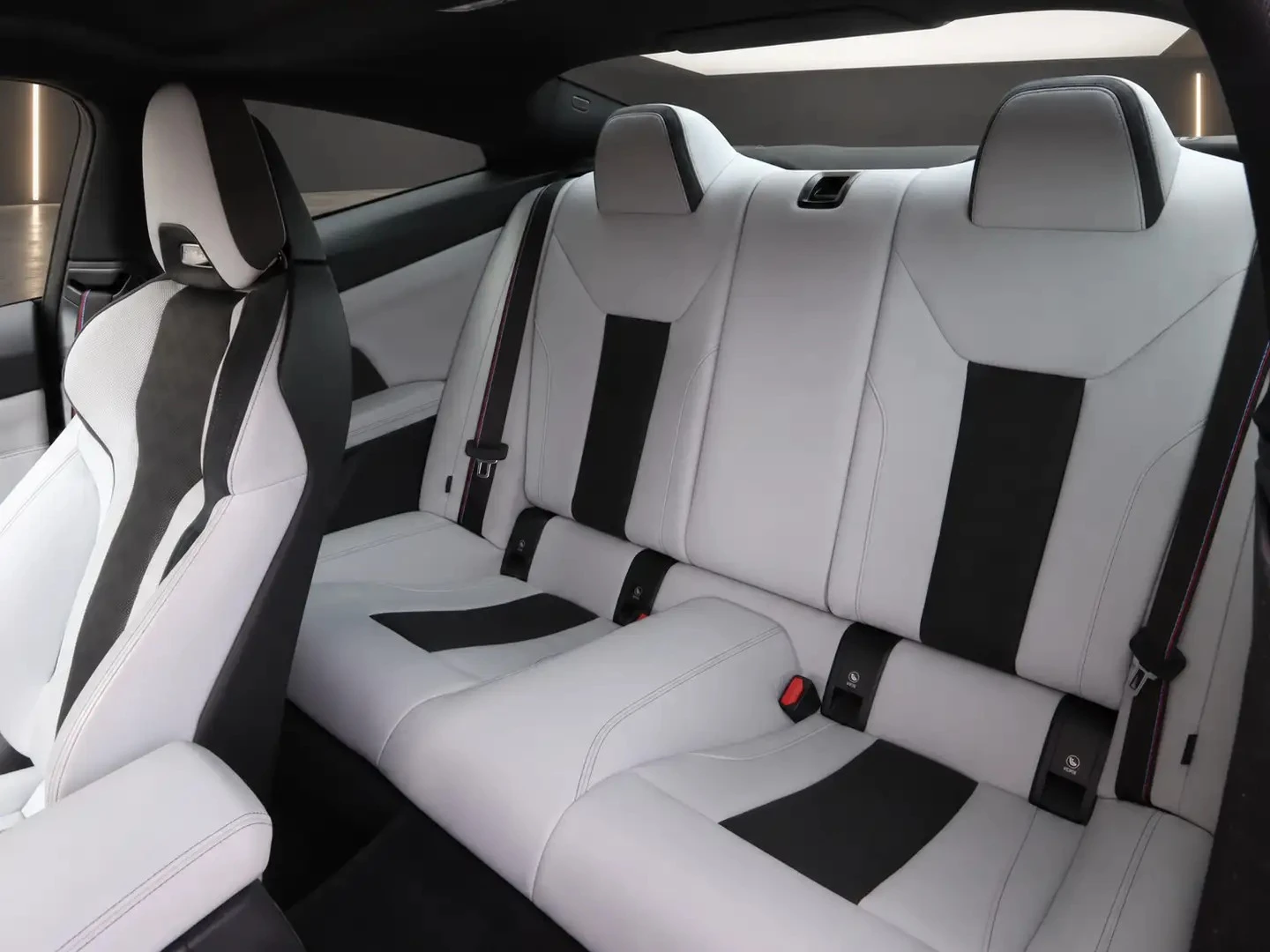 BMW M4 �����  * ���������� * * ���� �� ��*  | Mobile.bg � ����������� 8
