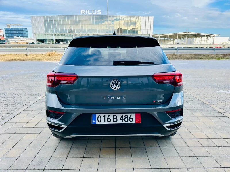 VW T-Roc 2.0tdi 150кс 4* 4 avtomat/distr/line asist/digital, снимка 6 - Автомобили и джипове - 53045423