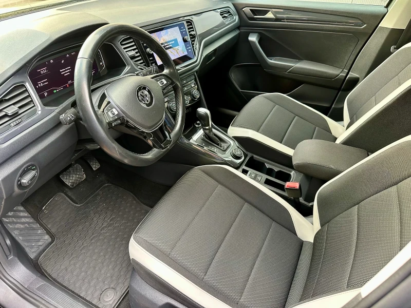 VW T-Roc 2.0tdi 150кс 4* 4 avtomat/distr/line asist/digital, снимка 11 - Автомобили и джипове - 53045423