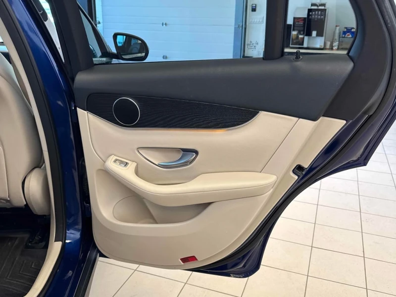 Mercedes-Benz GLC * 300 * CARFAX * БЕЗ ПЪРВОНАЧАЛНА ВНОСКА, снимка 17 - Автомобили и джипове - 53090777