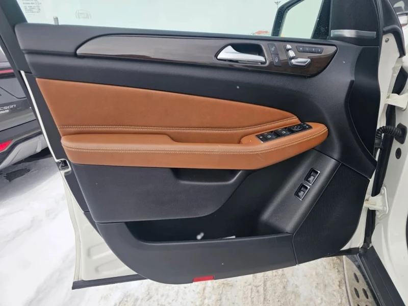 Mercedes-Benz GLS 450 / ПОДГРЕВ / ОБДУХВАНЕ / 360 КАМЕРИ, снимка 13 - Автомобили и джипове - 53456232