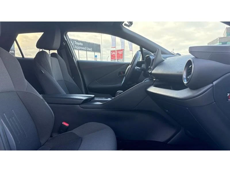 Toyota C-HR 1.8 HEV E-CVT CLUB FWD - изображение 6