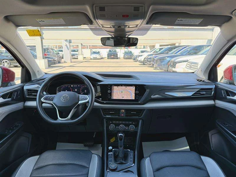 VW Taos Highline / ПАНО / ЛИЗИНГ / ЦЕНА до БГ, снимка 12 - Автомобили и джипове - 55625587