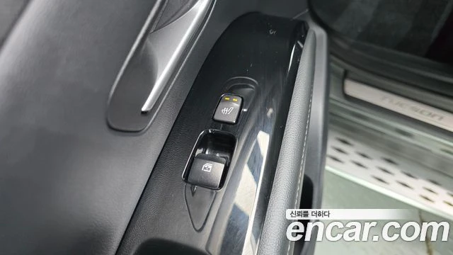 Hyundai Tucson 1.6 2WD| 360| DIST| ОБДУХВАНЕ| ПАМЕТ| ПОДГРЕВ, снимка 13 - Автомобили и джипове - 55836007