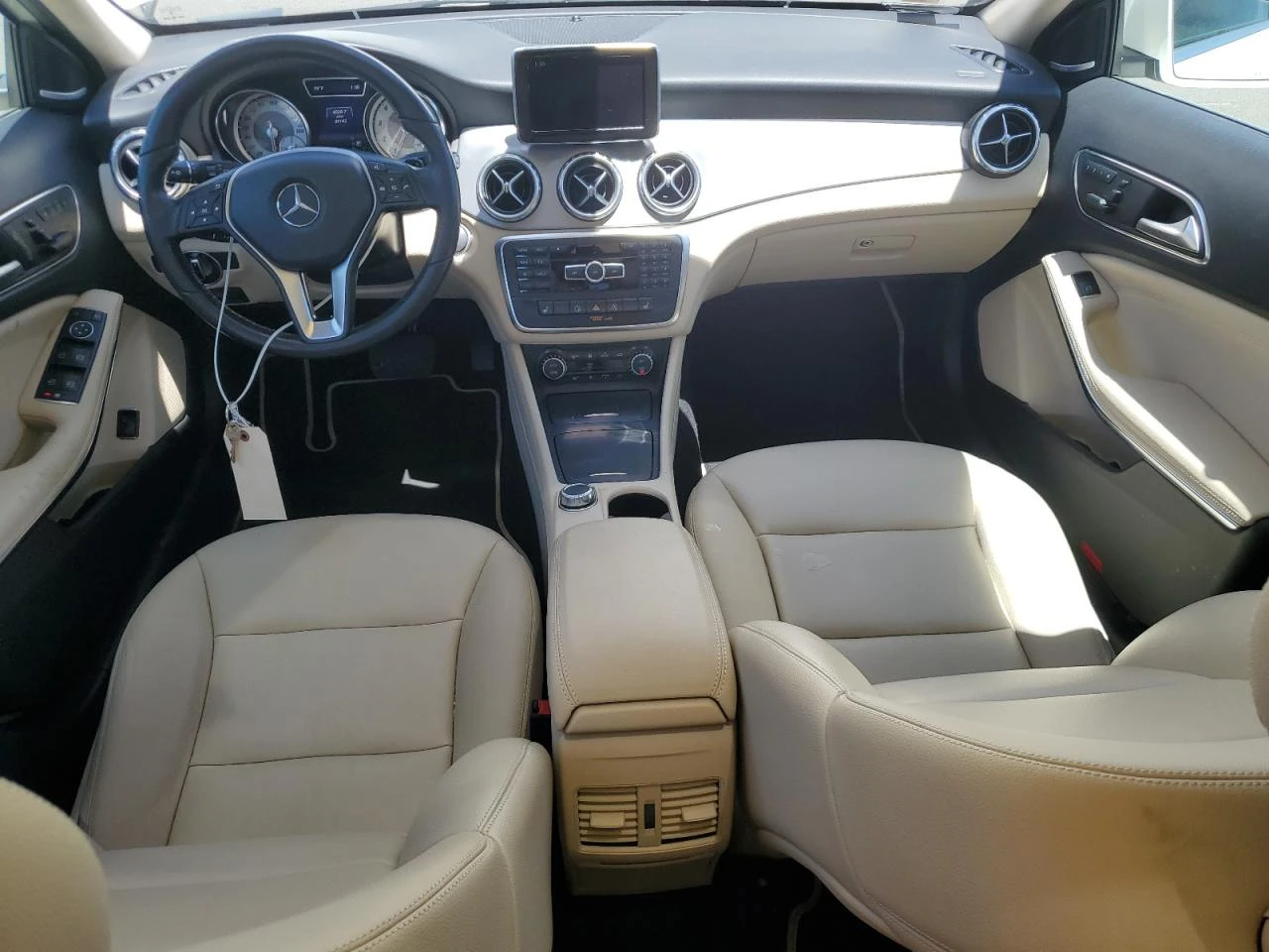 Mercedes-Benz GLA 250 * Възможност за Лизинг*  - изображение 8