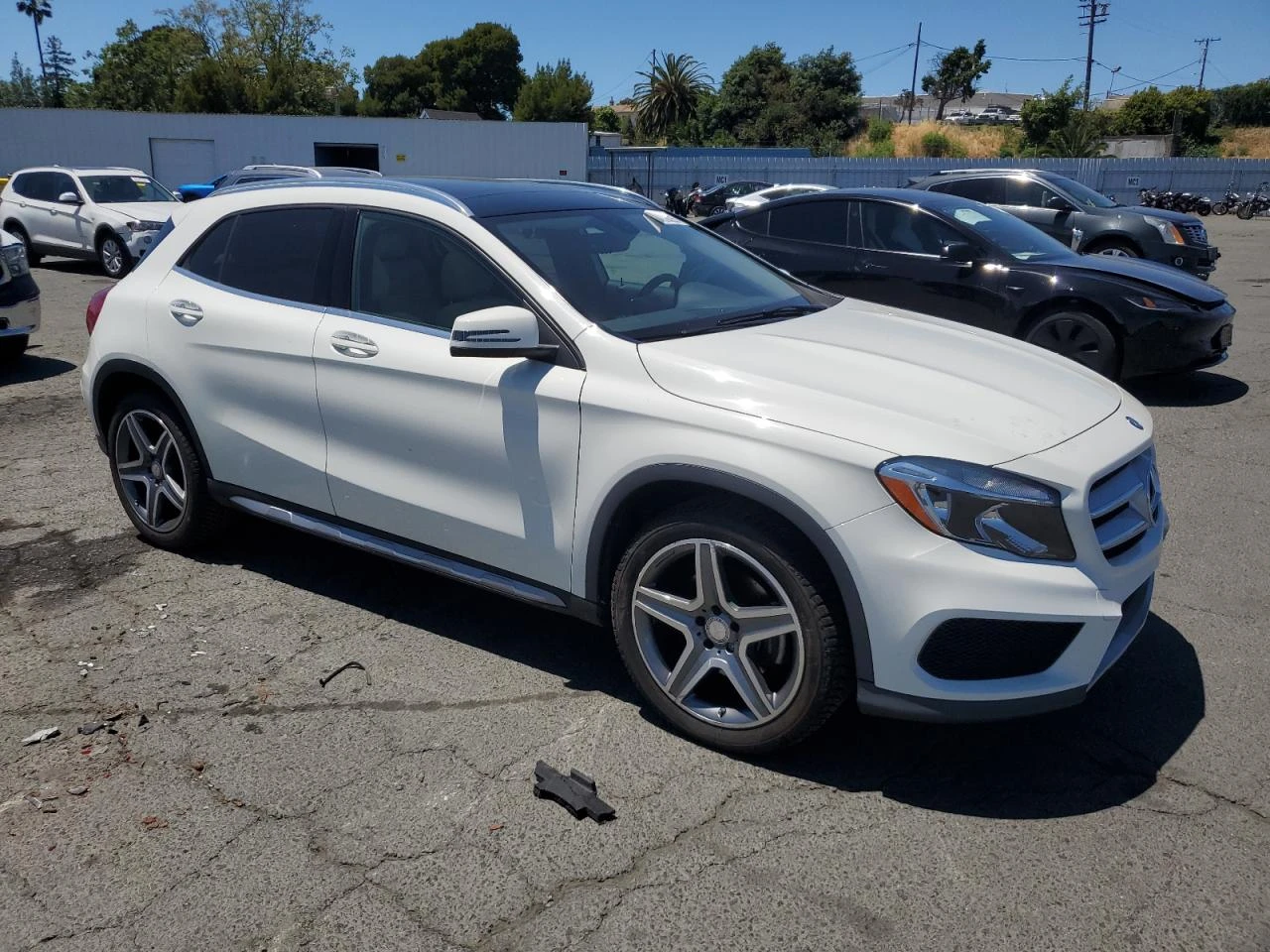 Mercedes-Benz GLA 250 * Възможност за Лизинг*  - изображение 4