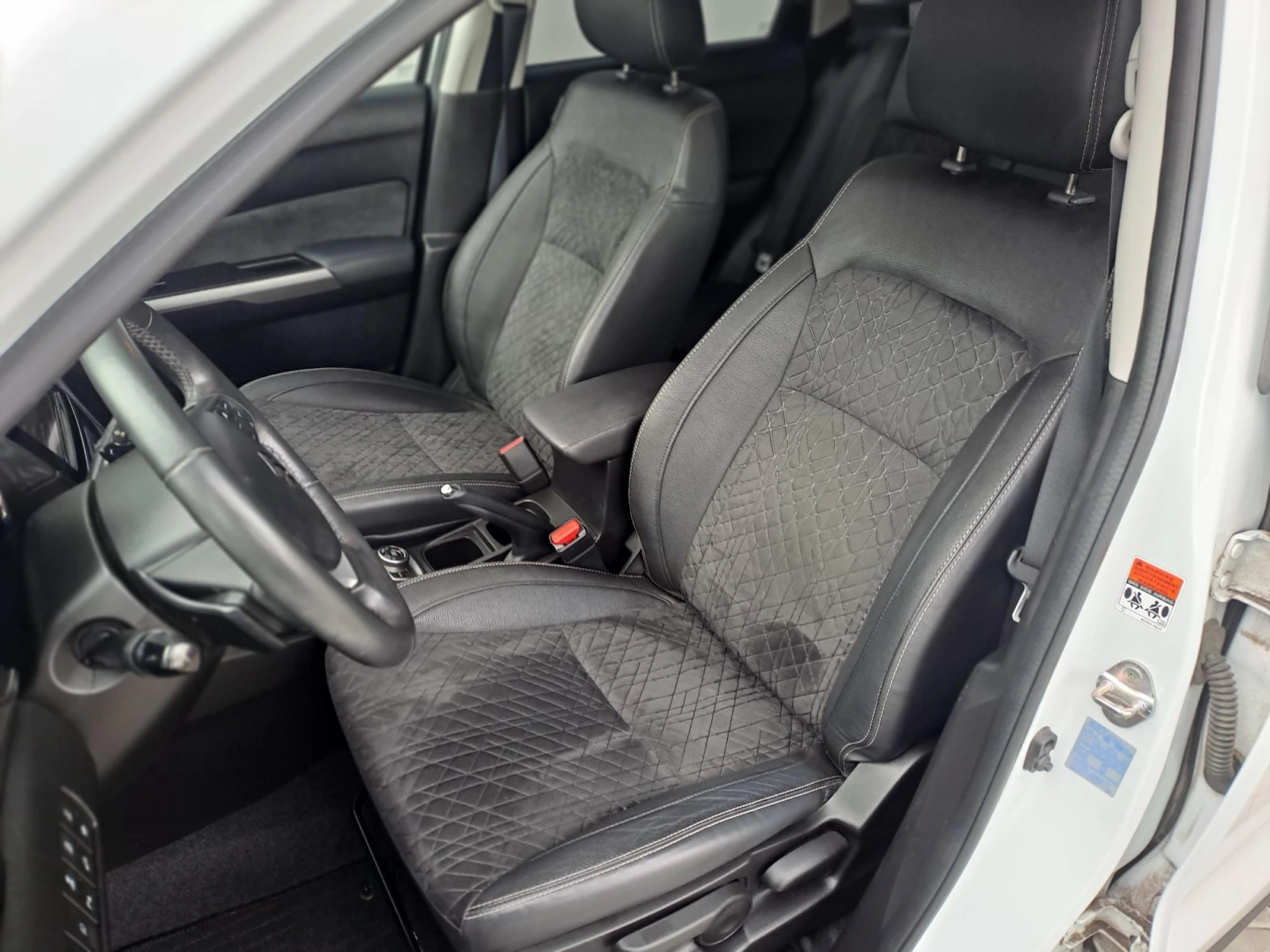 Suzuki Vitara 1.4 GLX S/R Booster Jet HYBRID 4X4 AUTO  - изображение 10