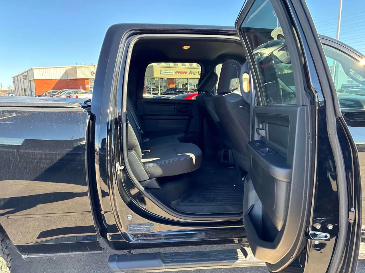 Dodge RAM 2500 * Tradesman * CARFAX * ��� ������������ ������ | Mobile.bg � ����������� 17