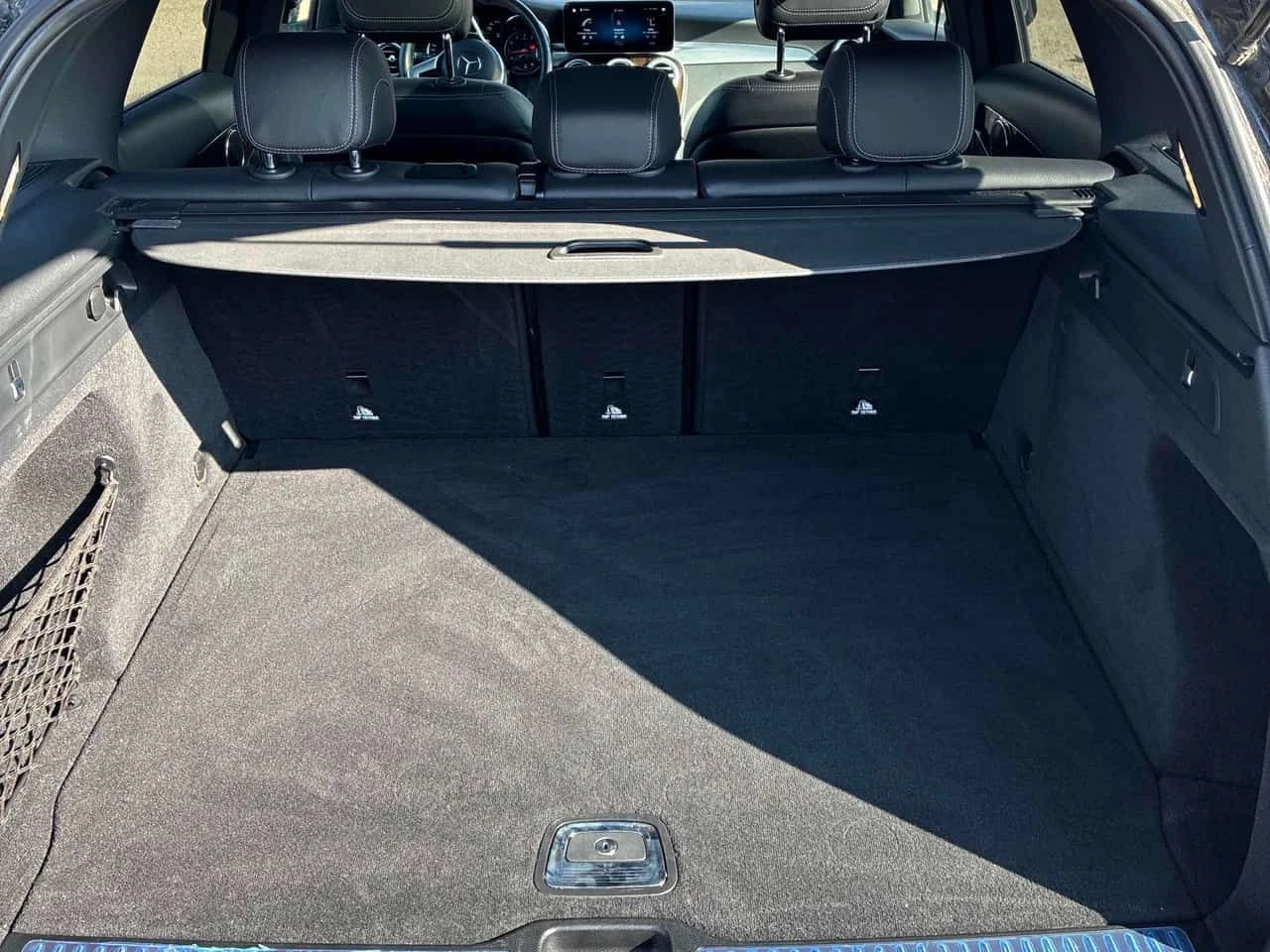 Mercedes-Benz GLC 300 * PANO* ПОДГРЕВИ* KEYLESS* CARFAX, снимка 17 - Автомобили и джипове - 54197232