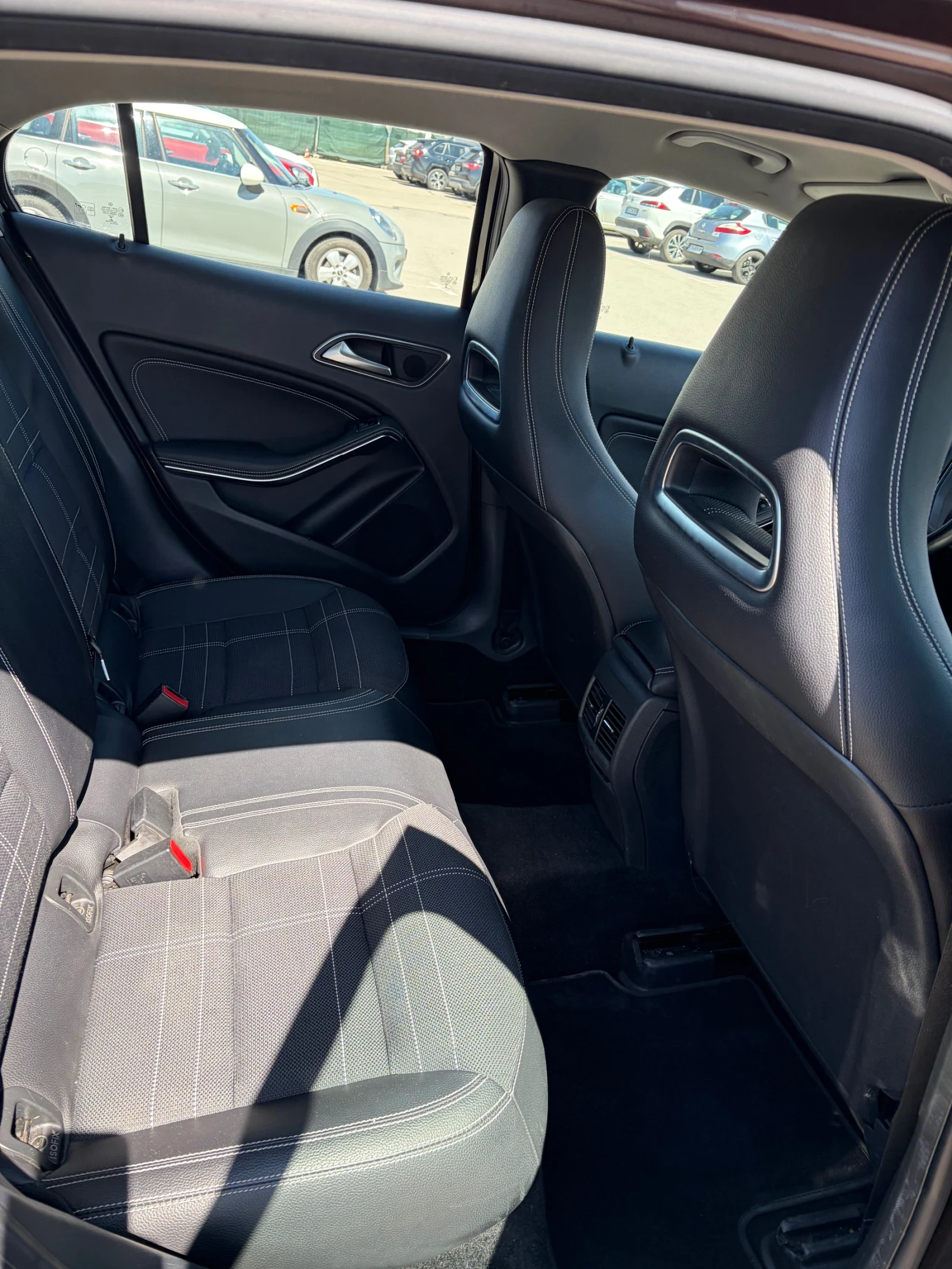 Mercedes-Benz GLA 220, снимка 7 - Автомобили и джипове - 54307938