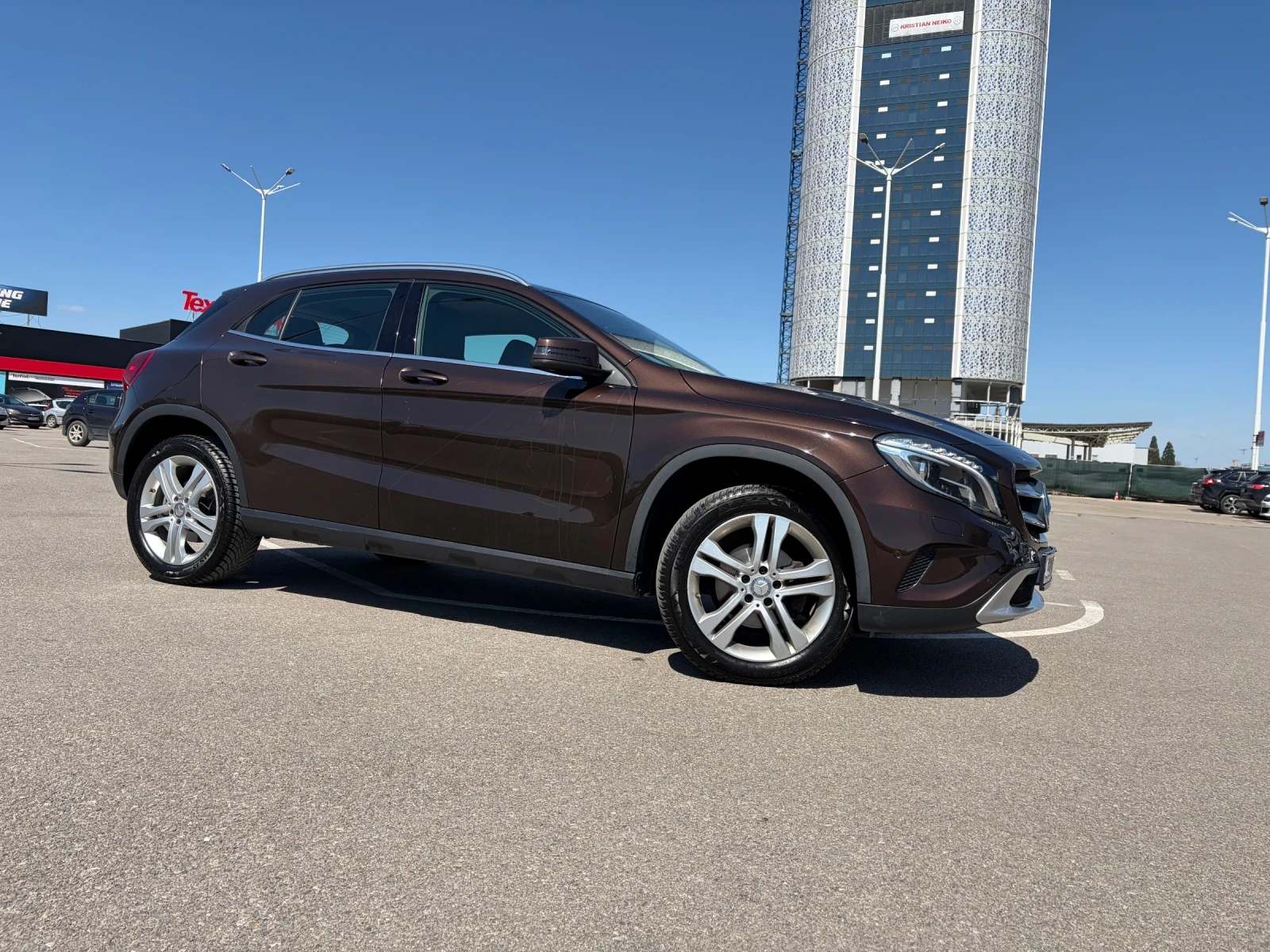 Mercedes-Benz GLA 220, снимка 2 - Автомобили и джипове - 54307938