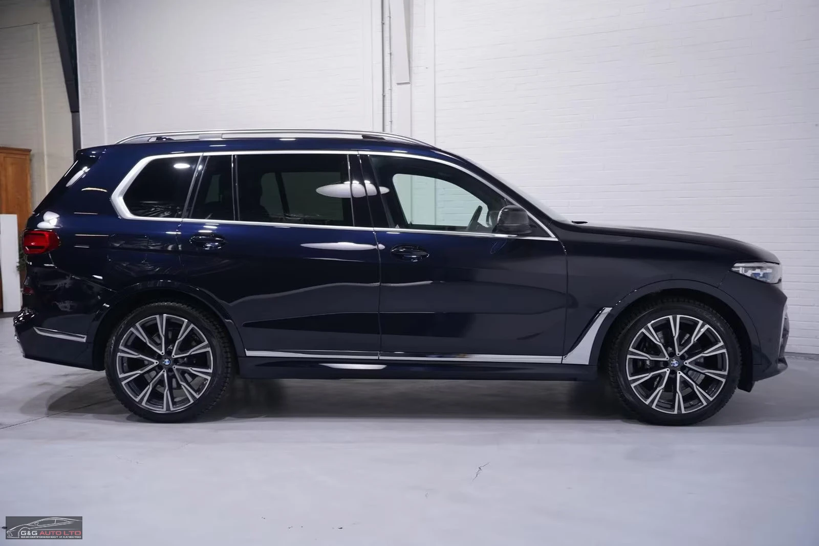 BMW X7 40i/333HP/M-SPORT/360/CARBON/PANO/KLESS/413z | Mobile.bg � ����������� 7
