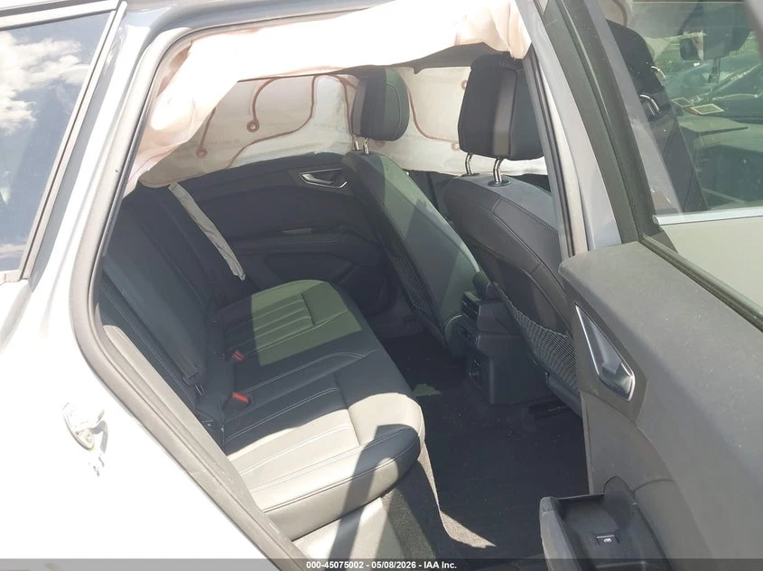 Audi Q4 E-Tron Premium 55 Quattro, снимка 8 - Автомобили и джипове - 55126998