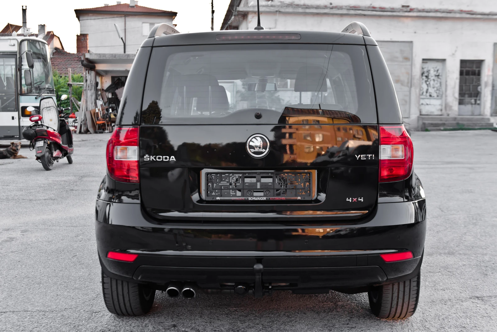 Skoda Yeti 2.0TDI - NAVI- MONTE-CARLO - 4x4 -СЕРВИЗНА ИСТОРИЯ, снимка 6 - Автомобили и джипове - 55613294