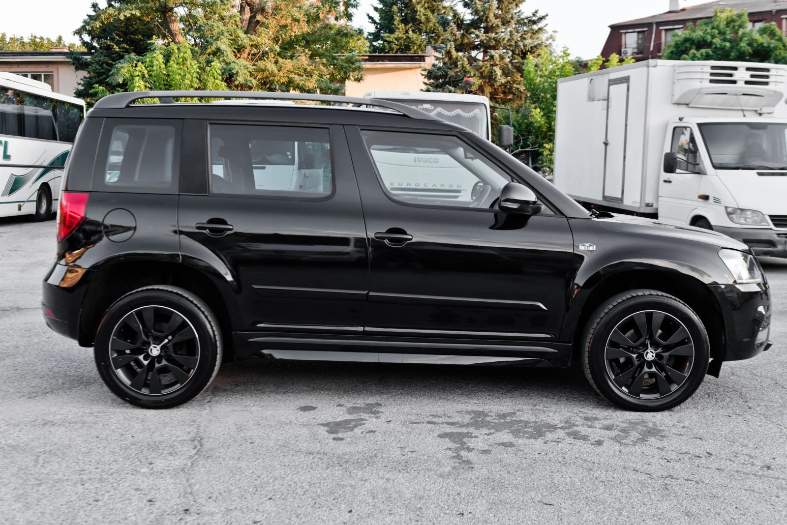 Skoda Yeti 2.0TDI - NAVI- MONTE-CARLO - 4x4 -СЕРВИЗНА ИСТОРИЯ, снимка 8 - Автомобили и джипове - 55613294