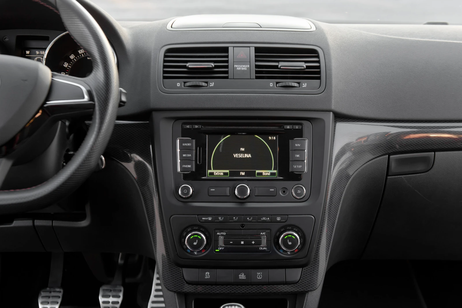 Skoda Yeti 2.0TDI - NAVI- MONTE-CARLO - 4x4 -СЕРВИЗНА ИСТОРИЯ, снимка 14 - Автомобили и джипове - 55613294