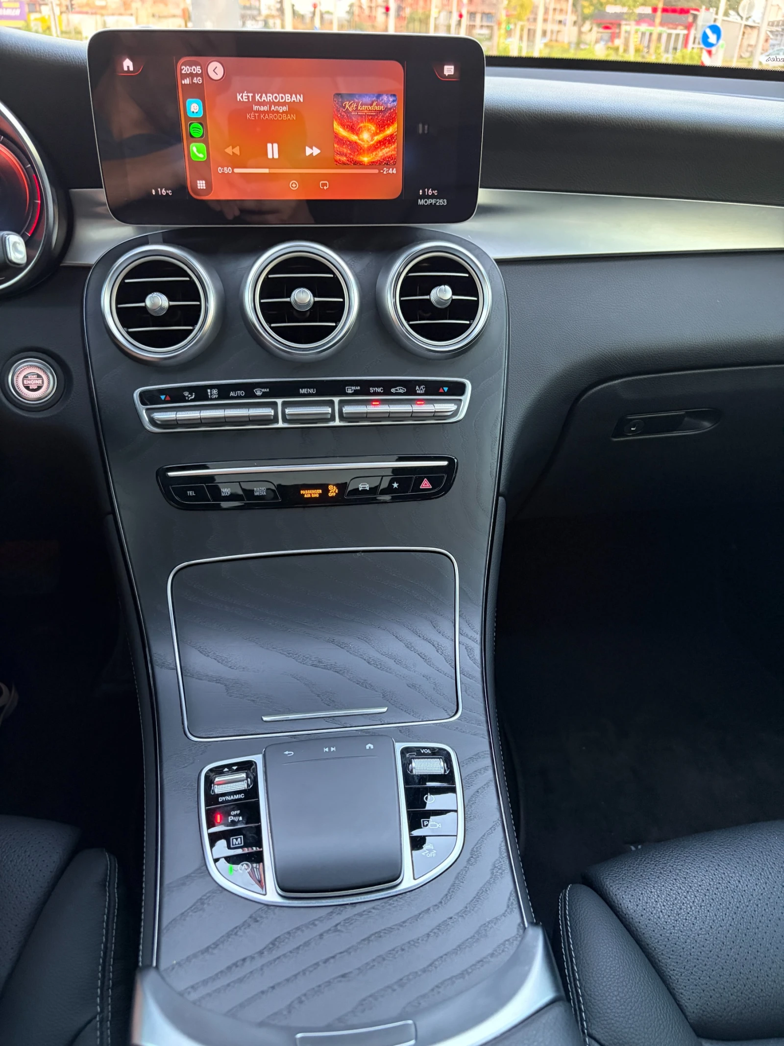Mercedes-Benz GLC 300 4MATIC | AMG | NIGHT PACK | PANORAMA | BURMESTER, снимка 11 - Автомобили и джипове - 55650420