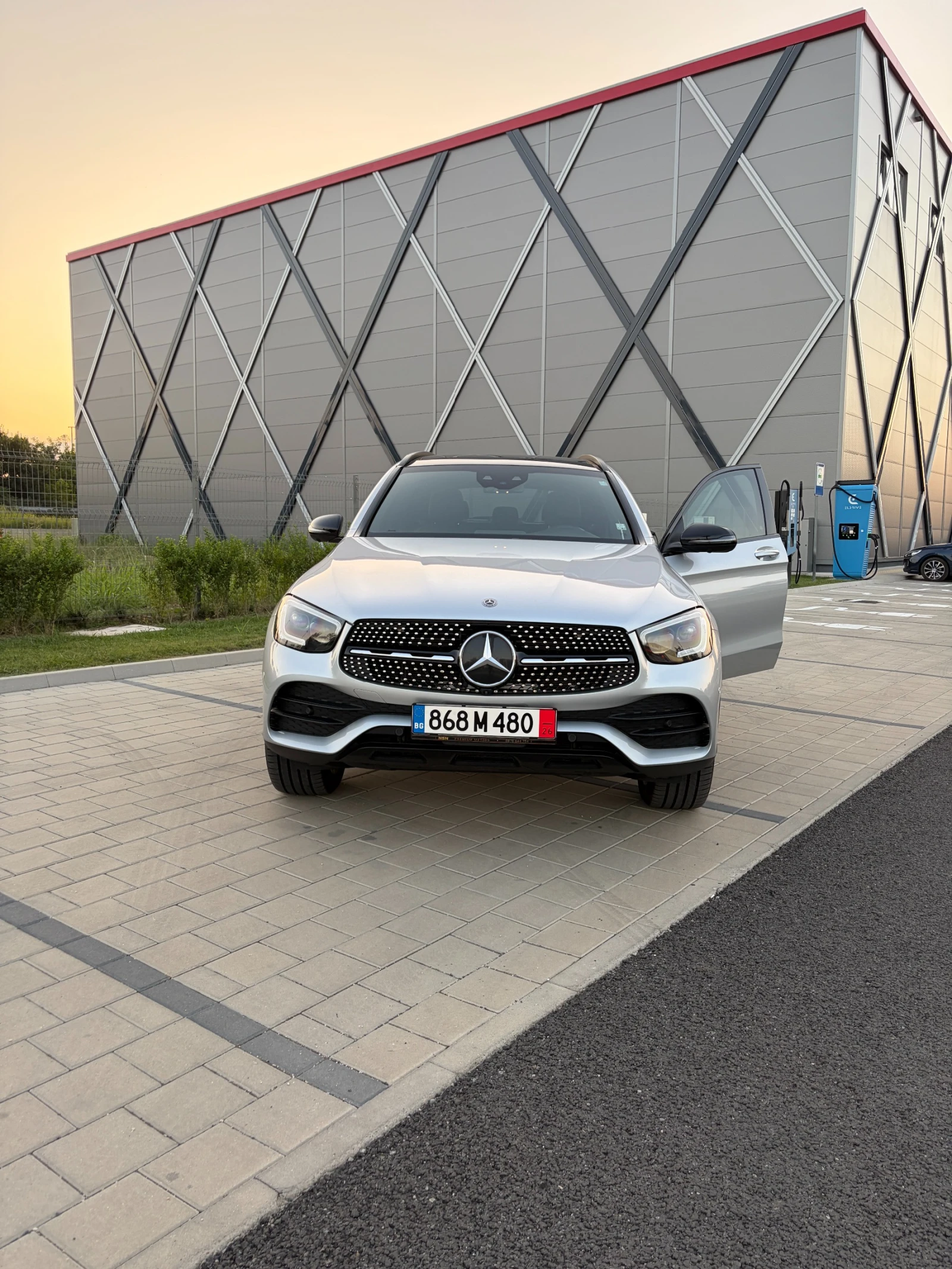 Mercedes-Benz GLC 300 4MATIC | AMG | NIGHT PACK | PANORAMA | BURMESTER