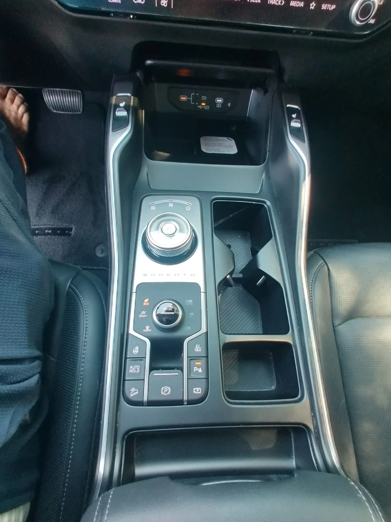 Kia Sorento, снимка 15 - Автомобили и джипове - 56025625