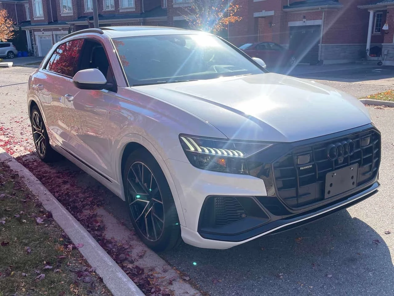 Audi Q8 * Technik * ДВА КЛЮЧА  * KEYLESS * , снимка 3 - Автомобили и джипове - 56621137