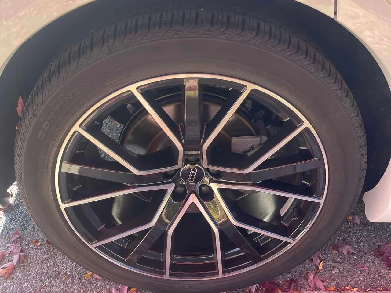 Audi Q8 * Technik * ДВА КЛЮЧА  * KEYLESS * , снимка 17 - Автомобили и джипове - 56621137