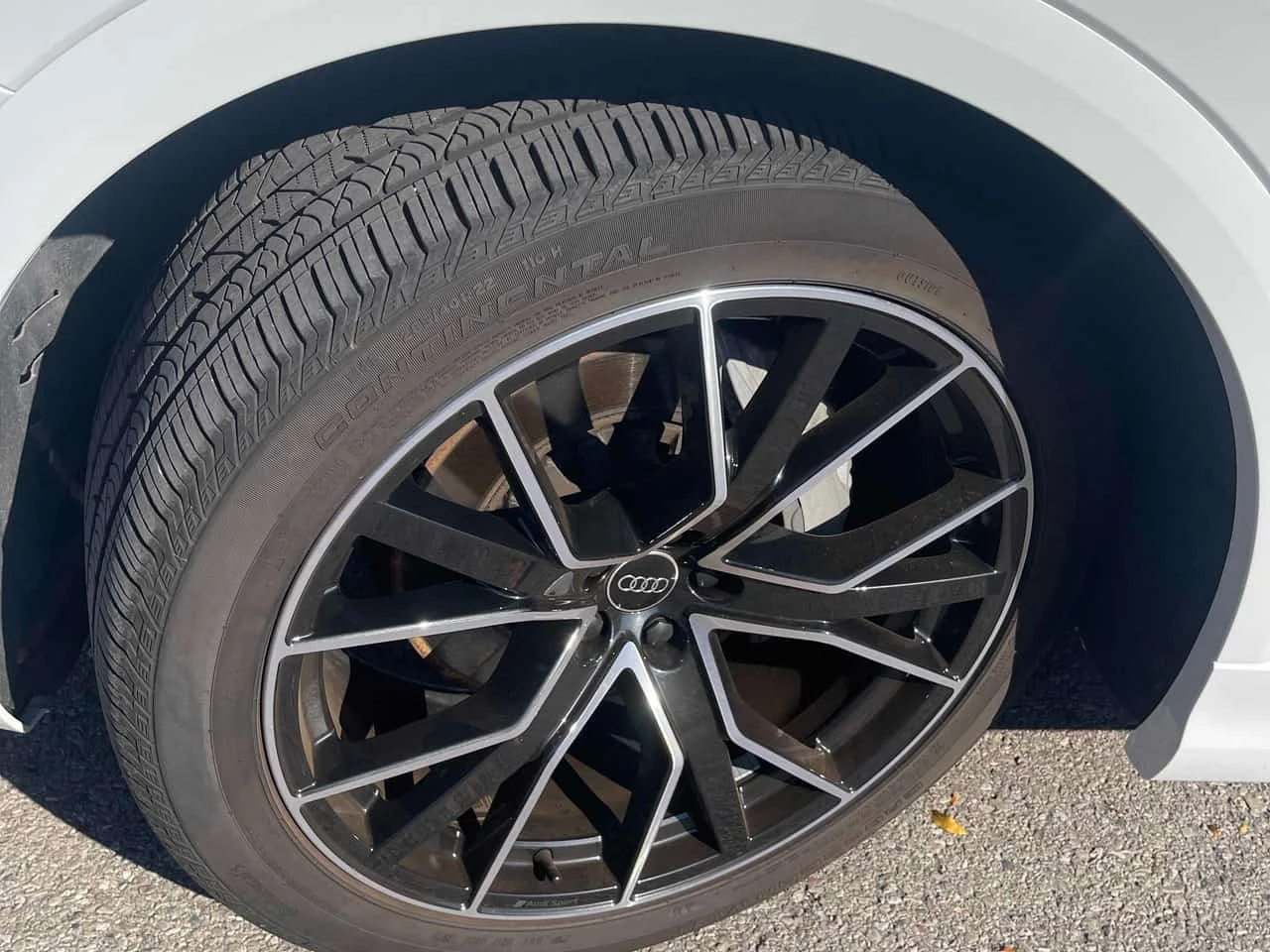 Audi Q8 * Technik * ДВА КЛЮЧА  * KEYLESS * , снимка 13 - Автомобили и джипове - 56621137