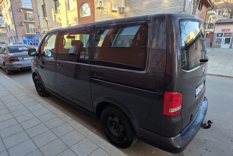 VW Caravelle, снимка 2 - Бусове и автобуси - 49436386