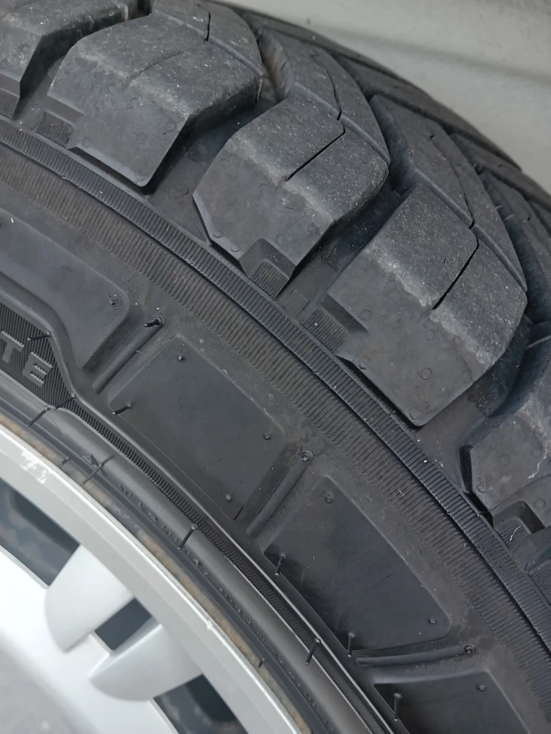 VW Multivan Multivan T4, снимка 14 - Бусове и автобуси - 52916230