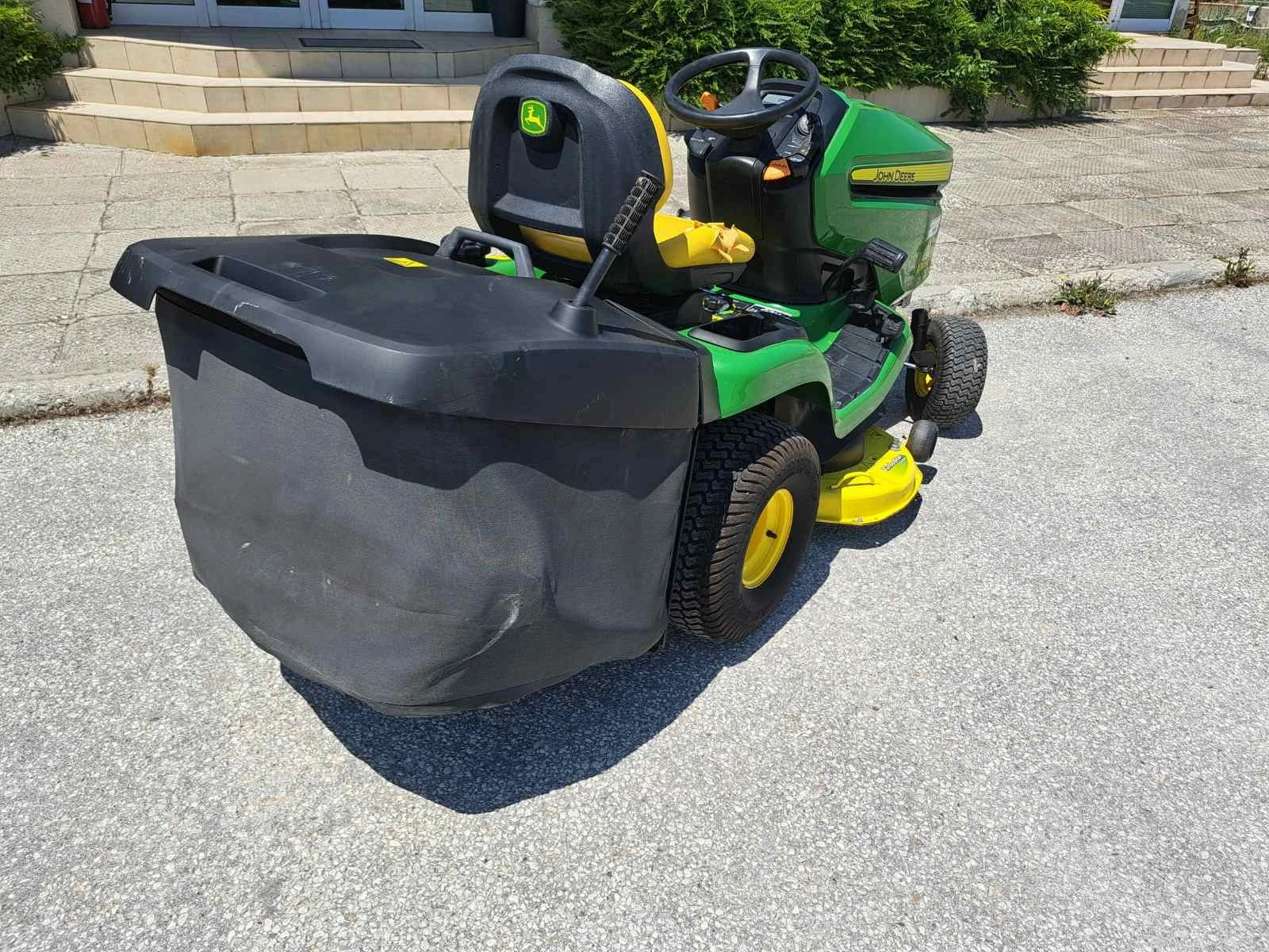 Сенокосачка John Deere X 305 R - изображение 10