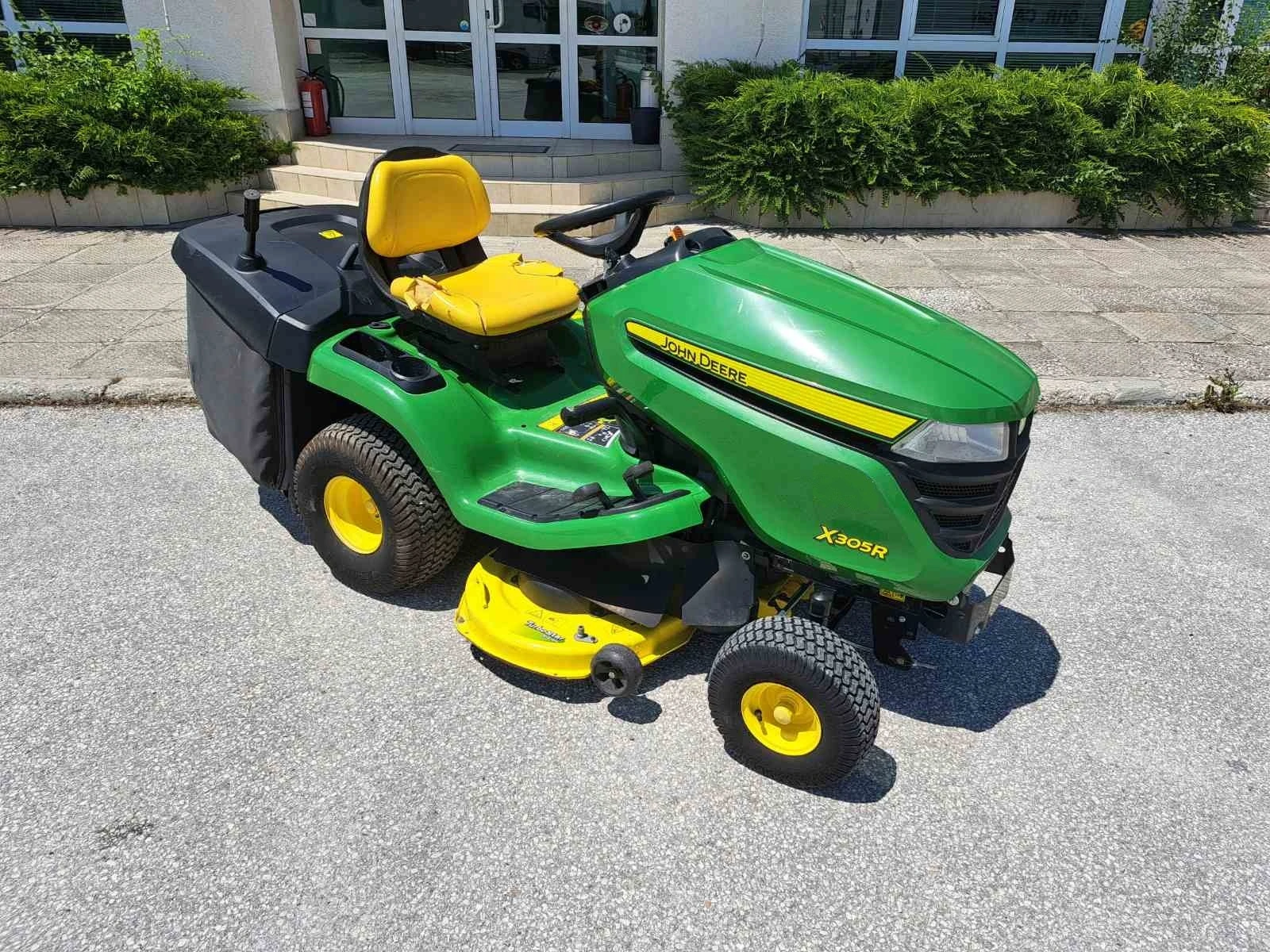 Сенокосачка John Deere X 305 R - изображение 2