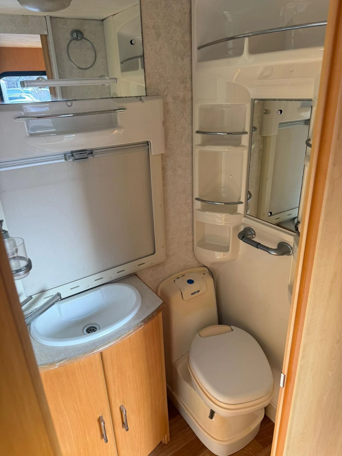 Каравана Hobby EDIS SUPERSTROM - изображение 9