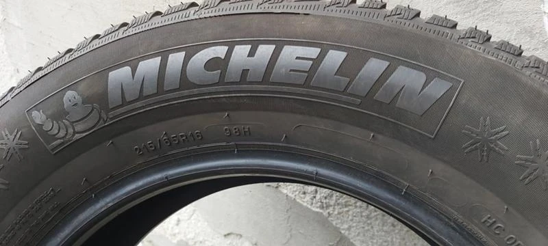 Гуми Зимни 215/65R16, снимка 6 - Гуми и джанти - 32571672