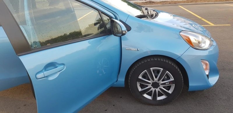 Toyota Prius C 1.5 HYBRID , снимка 17 - Автомобили и джипове - 41557043