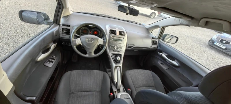 Toyota Auris 1.6 gaz italy, снимка 10 - Автомобили и джипове - 44826300