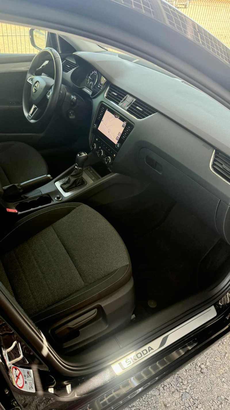 Skoda Octavia 2.0TDI 150кс DSG * 150хил.км* ТОП* , снимка 13 - Автомобили и джипове - 51384637