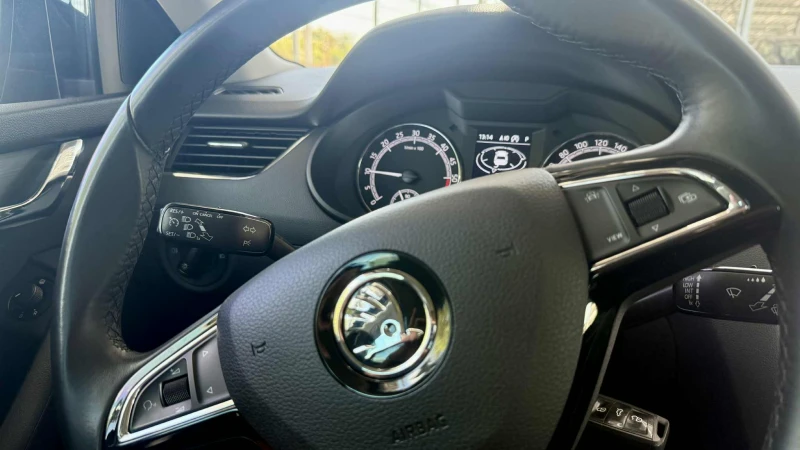 Skoda Octavia 2.0TDI 150кс DSG * 150хил.км* ТОП* , снимка 15 - Автомобили и джипове - 51384637