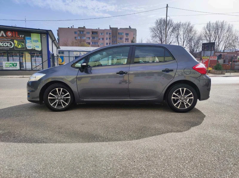 Toyota Auris, снимка 12 - Автомобили и джипове - 52296905
