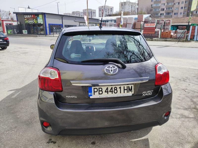 Toyota Auris, снимка 13 - Автомобили и джипове - 52296905