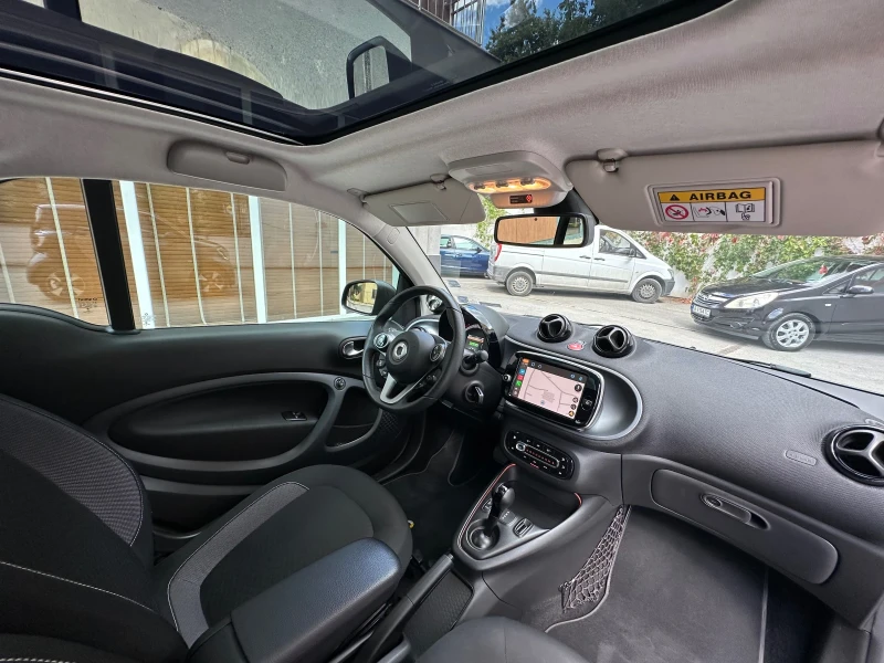 Smart Fortwo EQ, Exclusive, Camera, Apple carplay, Panorama, Ma, снимка 8 - Автомобили и джипове - 52543002