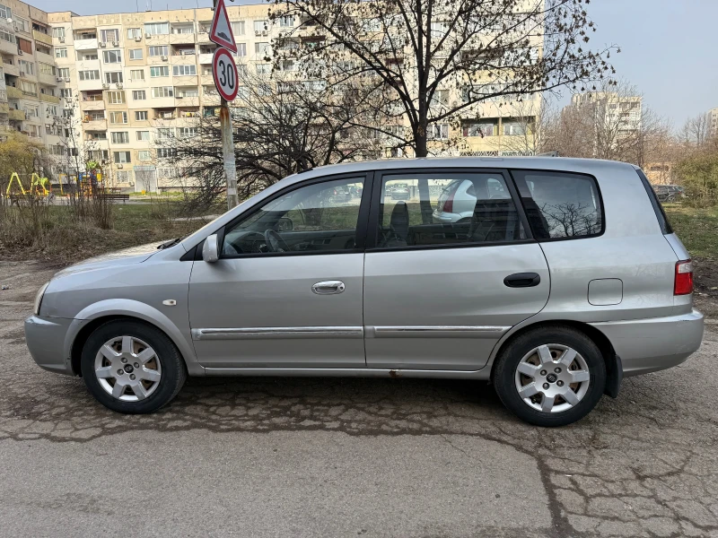 Kia Carens 2.0, снимка 4 - Автомобили и джипове - 52838886