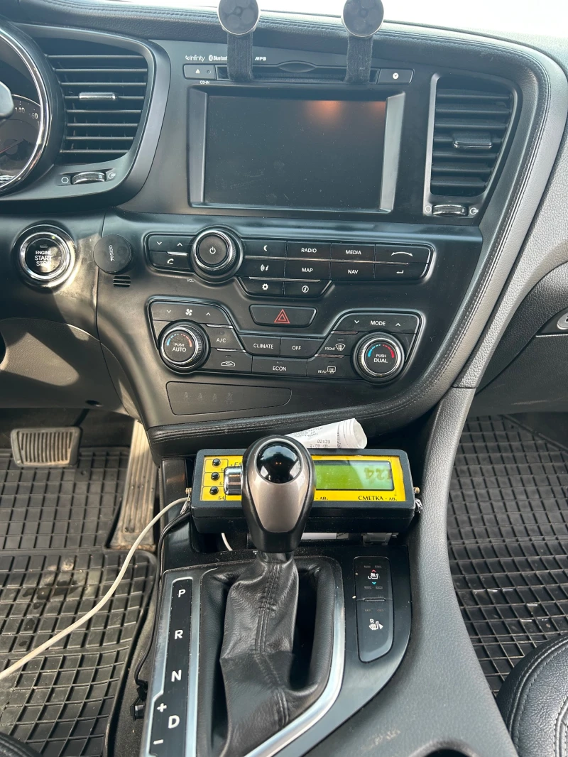 Kia Optima 2.0 HYBRID, снимка 17 - Автомобили и джипове - 53407260