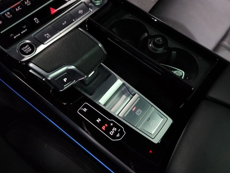 Audi A8 3.0 DMG Automatic, снимка 12 - Автомобили и джипове - 55450996