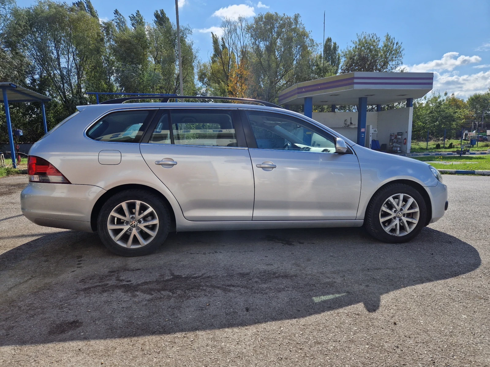 VW Golf Variant 2.0 TDI HIGHLINE - изображение 2