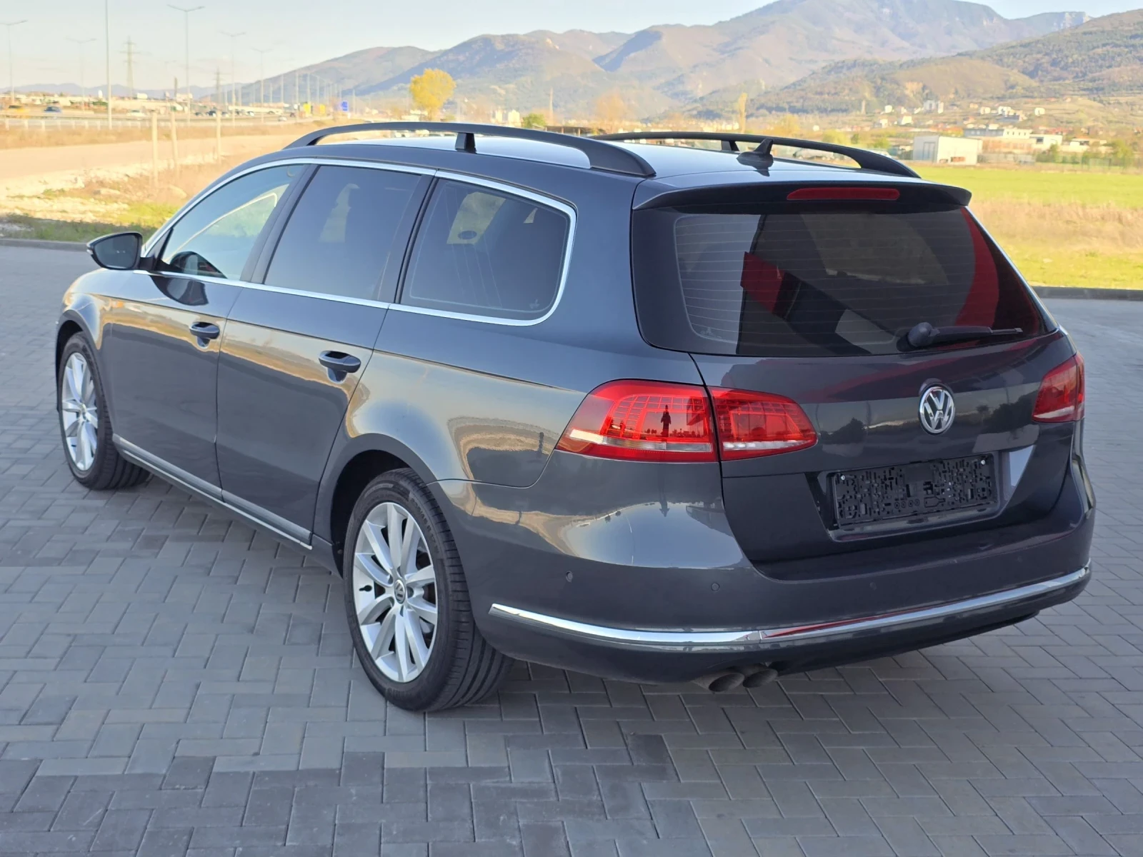 VW Passat 2.0TDi/AVTOMAT/NAVI/KAMERA/FULL - изображение 6
