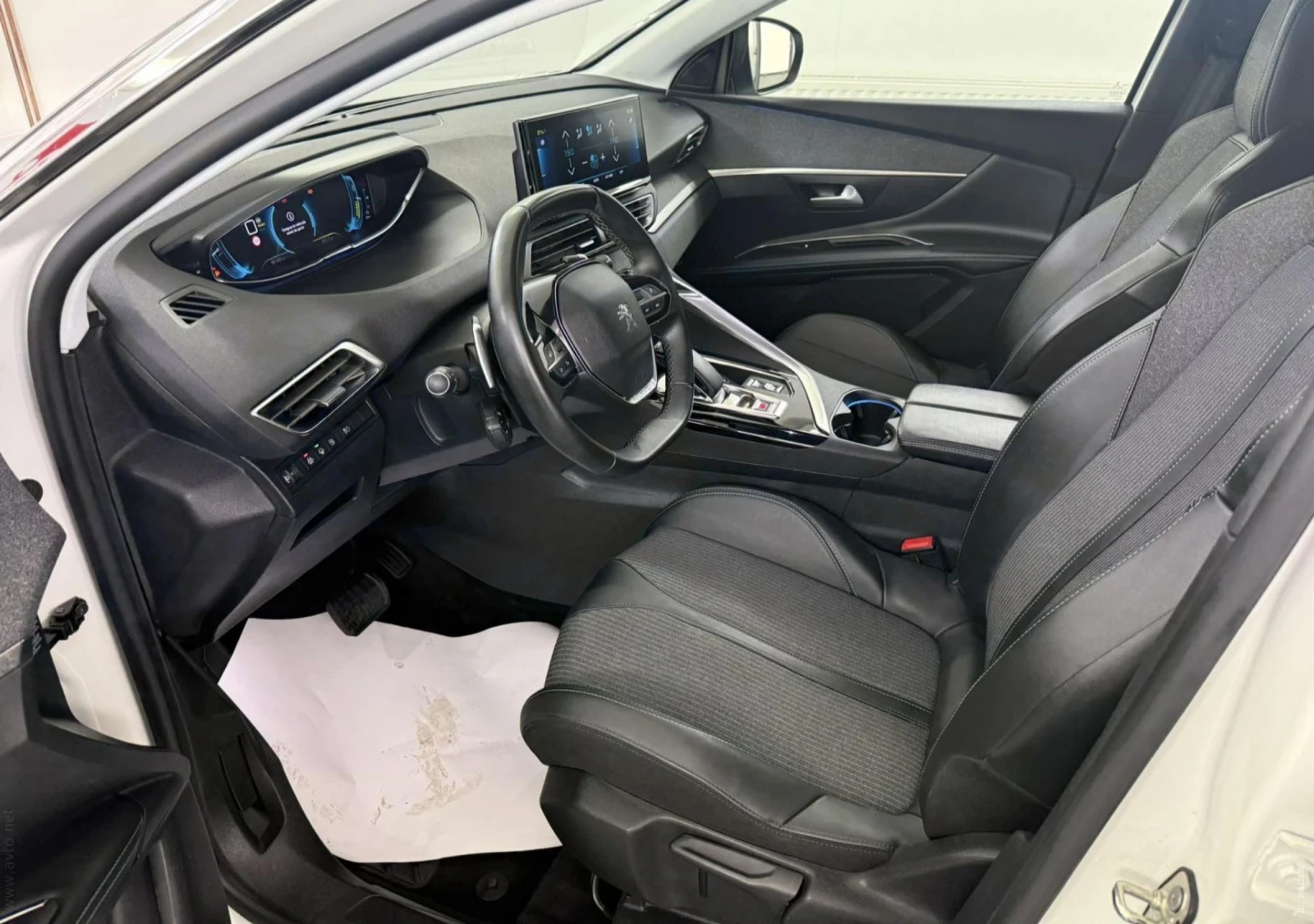 Peugeot 3008 1, 6 Plug- in Hybrid 225 Allure.Navi.Led - изображение 7